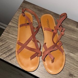 Strap sandals